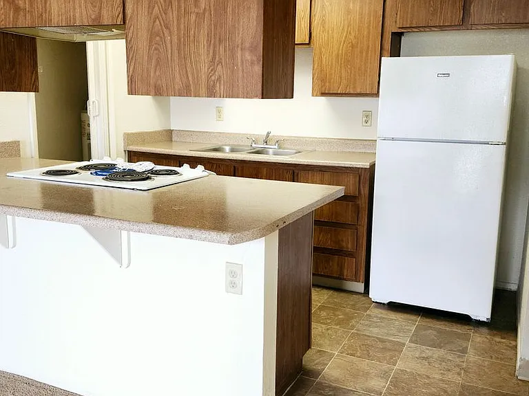 Eastgate Apartments — Photo 10