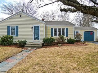 4 Kenilworth Dr, Lincoln, RI 02865