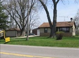 7804 Wilmot Rd, Spring Grove, IL 60081