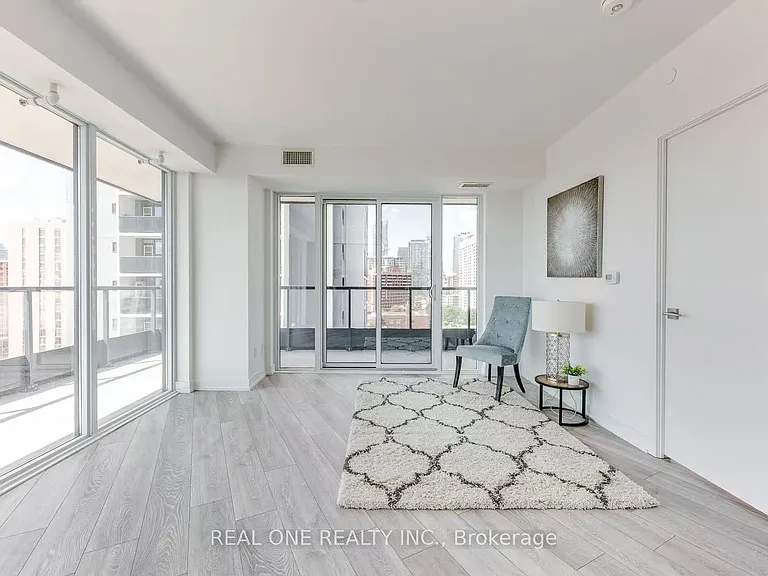 159 Wellesley St E #1708-1 — Photo 10