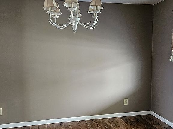 2nd image of 8651 Moreland Rd