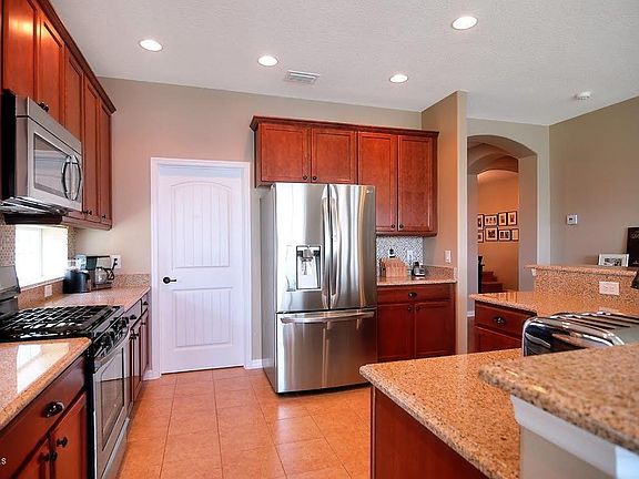 2nd image of 3273 Candia Dr