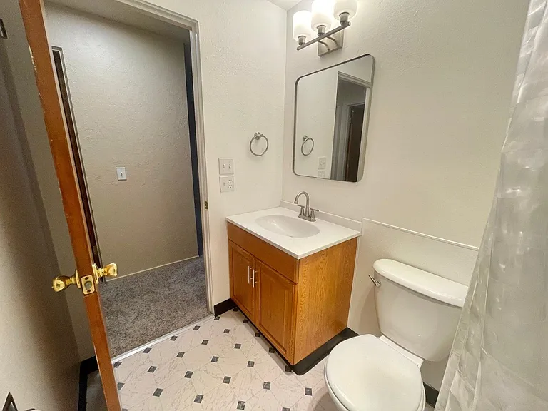 327 S St SE #3 — Photo 9