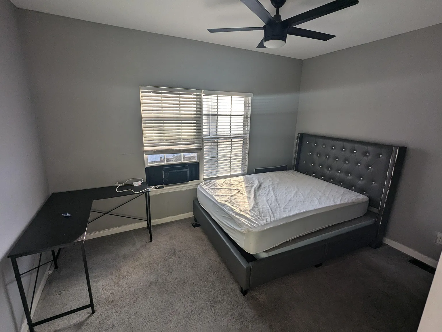 4 bed, 3.0 bath, 2100 sqft, $927 — Photo 2
