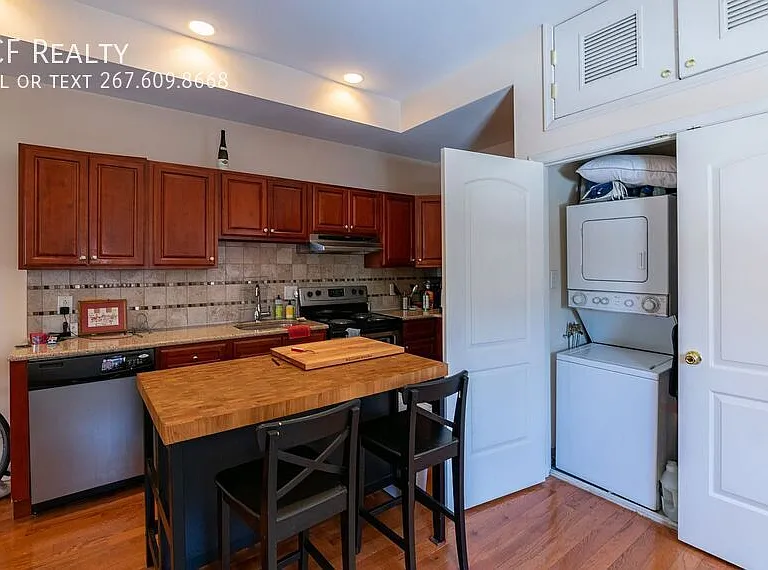 1841 Bainbridge St #1 — Photo 5