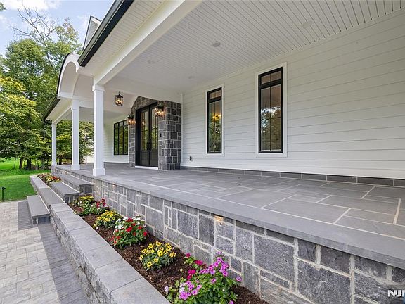 3rd image of 56 Clover Lane
