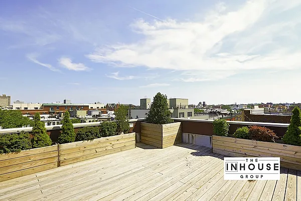 Rented by The InHouse Group | media 15