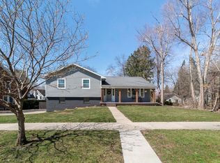 511 Columbia Cir, Waterloo, IA 50701