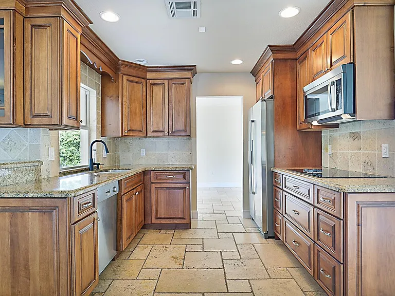 5110 NE 30th Ave — Photo 11