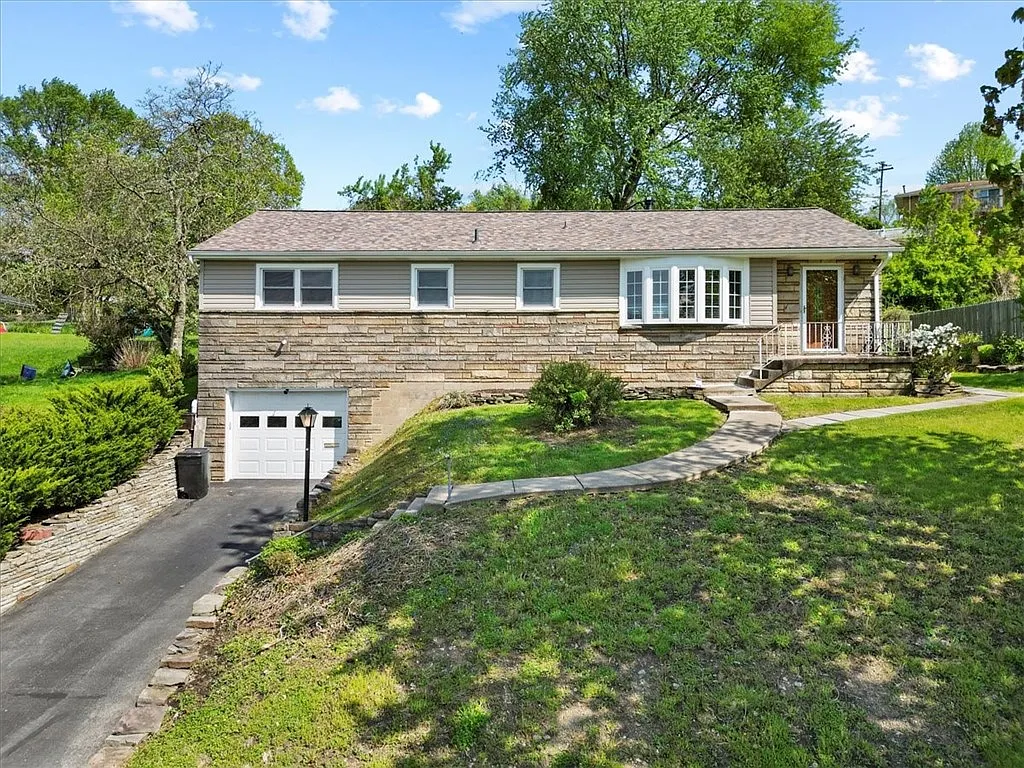 1547 Gilmore Dr photo 1