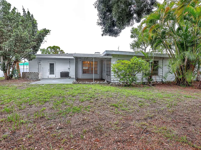 6624 Fairway Dr — Photo 24