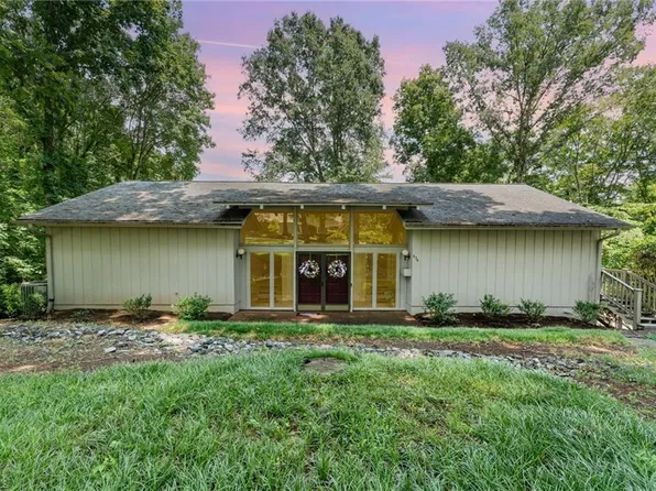 634 Highland Dr, Eden, NC 27288
