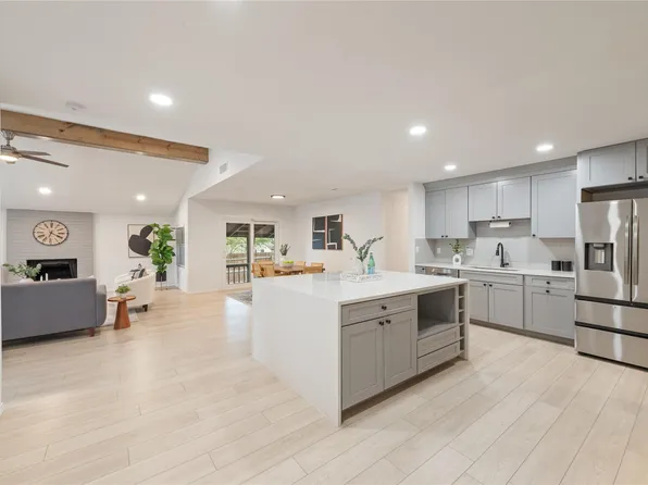 6809 Lunar Dr, Austin, TX 78745