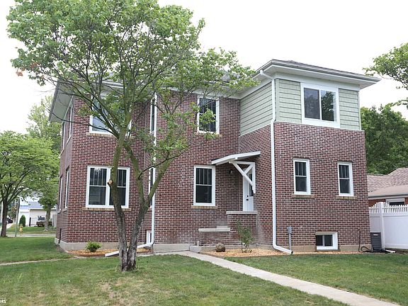 3rd image of 1436 Avenue F