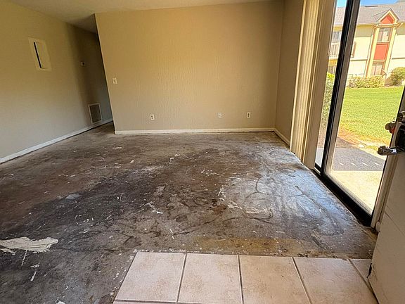 3rd image of 2100 Forest Knoll Dr NE APT 102
