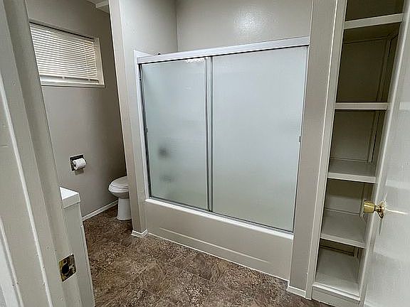 Bathroom upstairs 