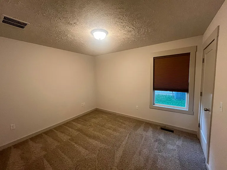 5371 Basswood Ct — Photo 8