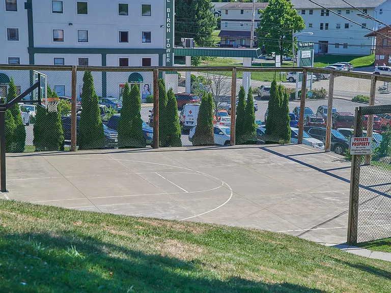 Pineview Apartments — Photo 18