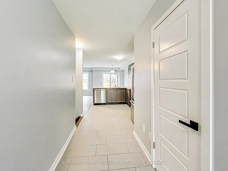131 Pagebrook Cres — Photo 2