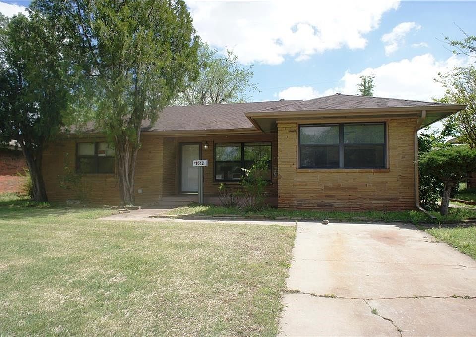 1st image of 1512 Meyers Pl