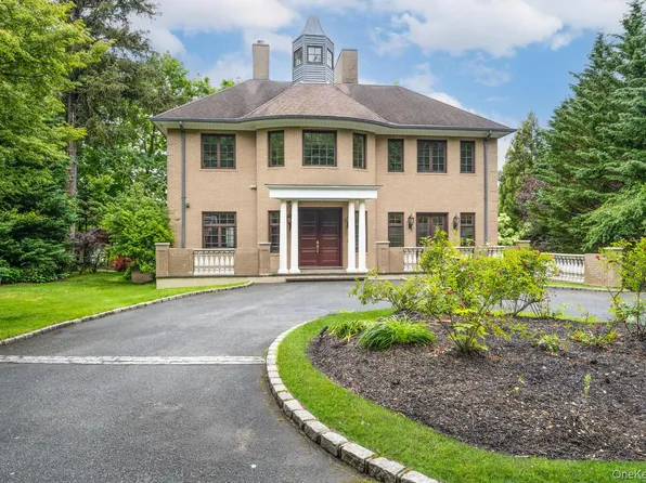 30A Shelter Rock Road, Manhasset, NY 11030
