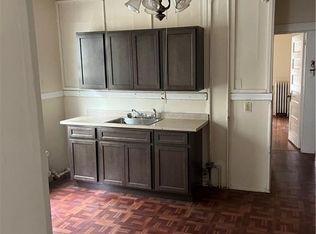 50 Carleton Ave APT 3R, Bridgeport, CT 06604