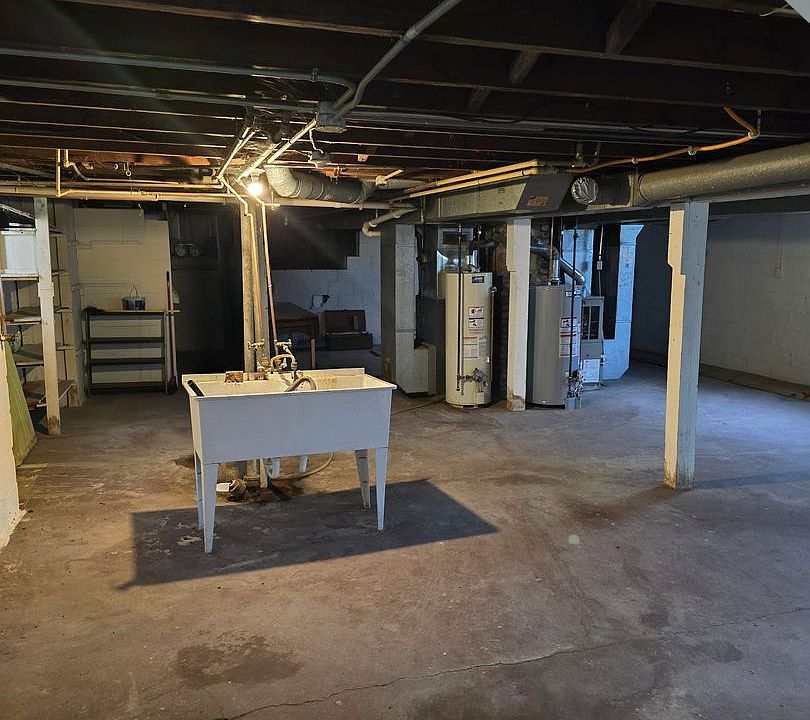 1st image of 1405 N Court St #1407