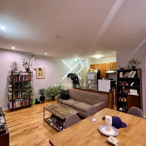 382 Montgomery St #3B — Photo 1