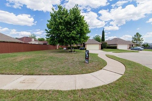 3rd image of 4205 Woodcrest Ct