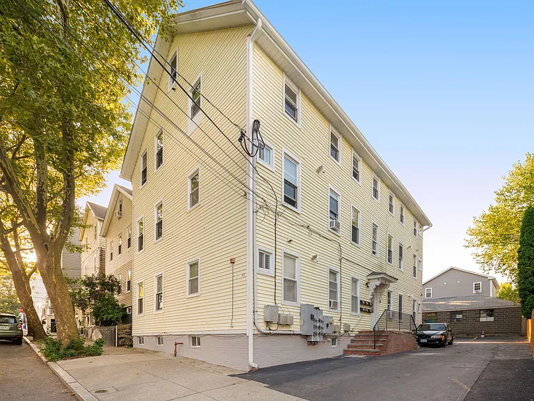 46 E Transit St #1R — Photo 4