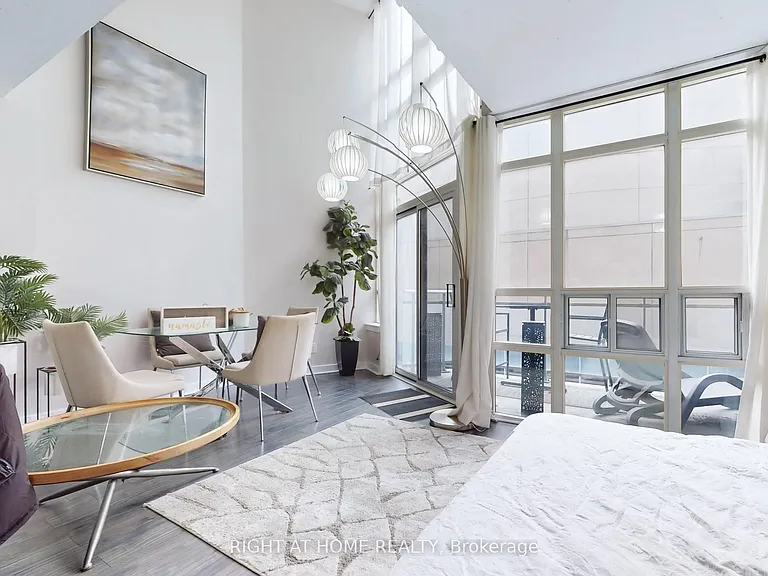 255 Richmond St E #401 — Photo 12