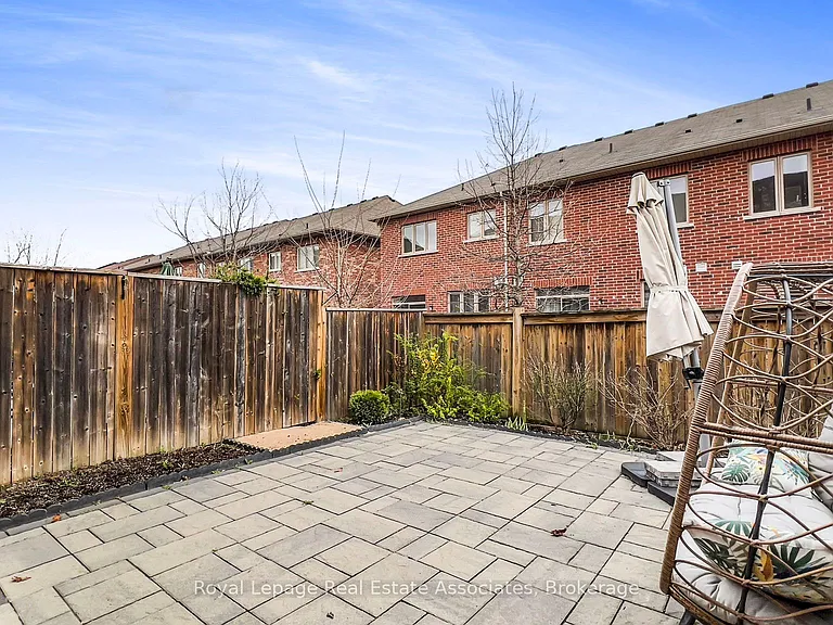 41 Mazarine Ln — Photo 39