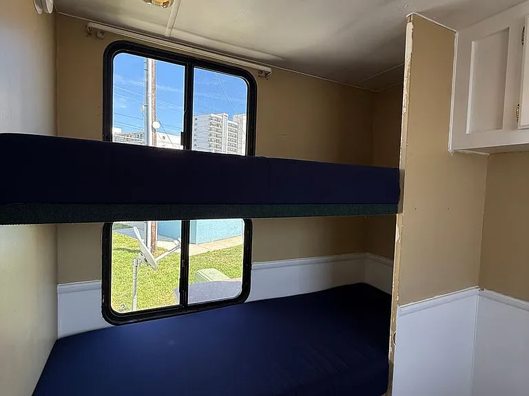 111 Marine Cir #16 — Photo 9