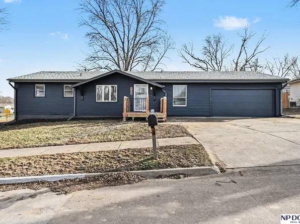9149 Fowler Cir, Omaha, NE 68134