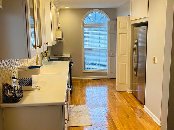4th image of 142 Westin Parc #0