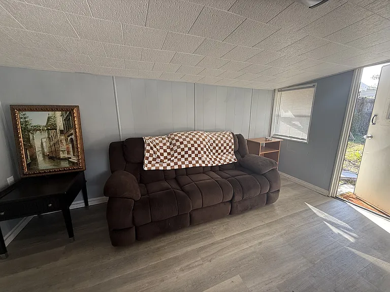 33424 Shady Acres Rd — Photo 3