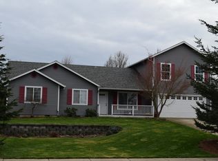 2056 Temple Dr, Medford, OR