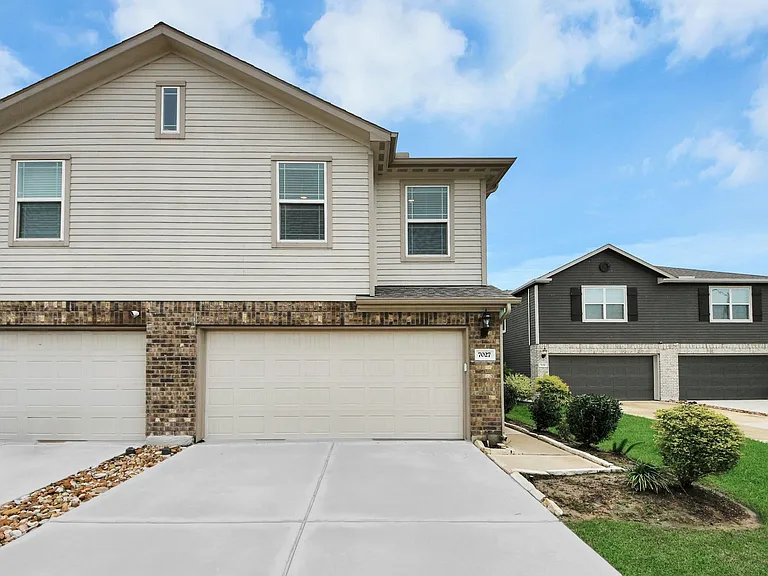 7027 Cedar Breeze Ct — Photo 2