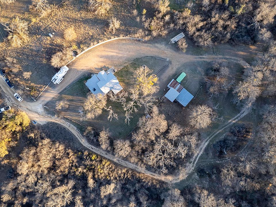 1st image of 401 Sandy Ln