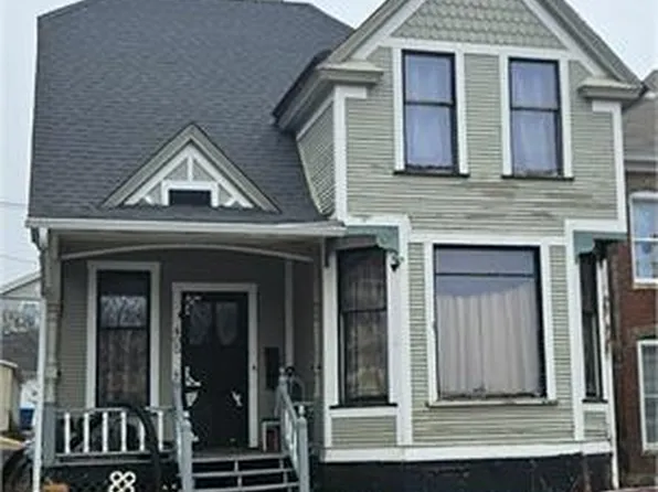 405 W 3rd St, Muscatine, IA 52761