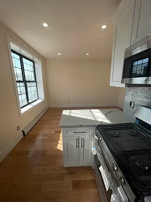 Rented by Hudson Exclusive | media 40