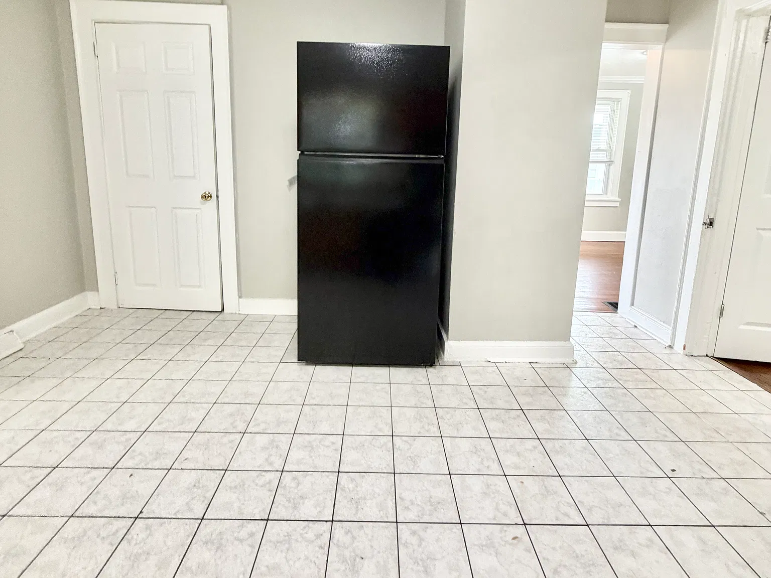 3 bed, 1500 sqft, $2,450 — Photo 2