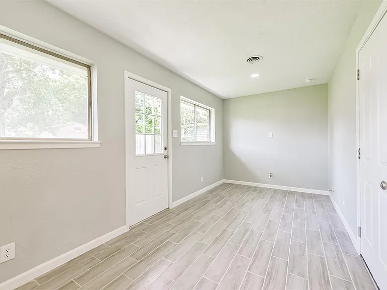 9631 Bundy Ln — Photo 15