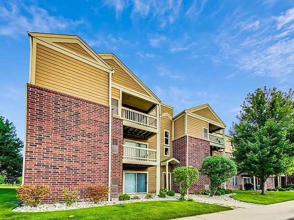 3rd image of 208 Glengarry Dr APT 202