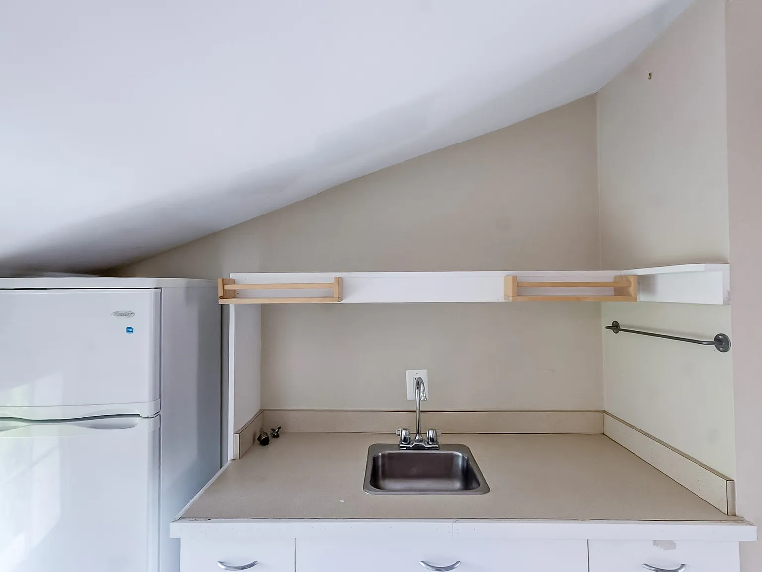 2 bed, 2.5 bath, 2132 sqft, $3,000 — Photo 3