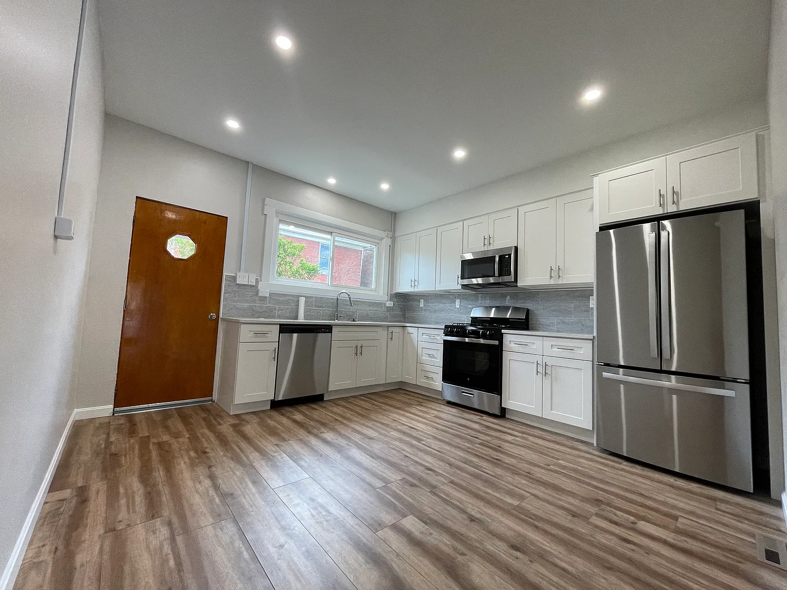 2 bed, $2,400 — Photo 2