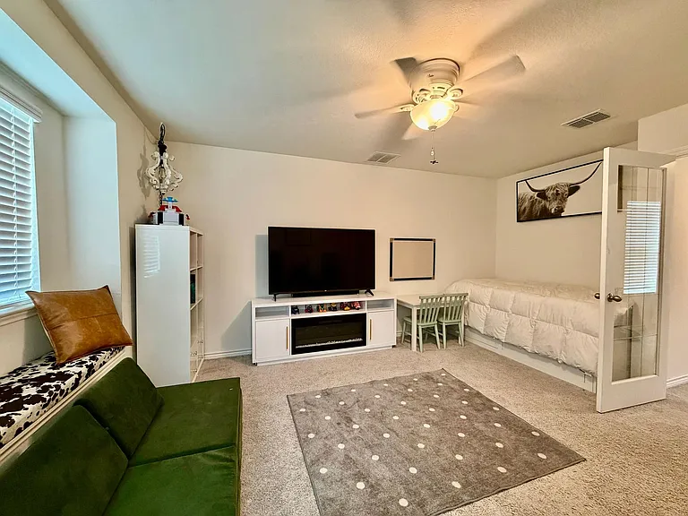 5024 Galvan Mnr — Photo 23