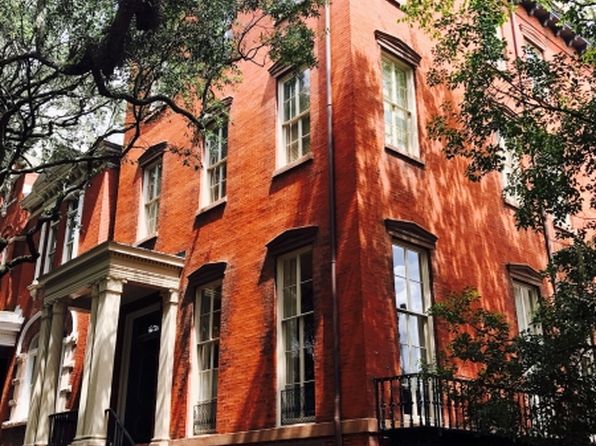 10 W Jones St