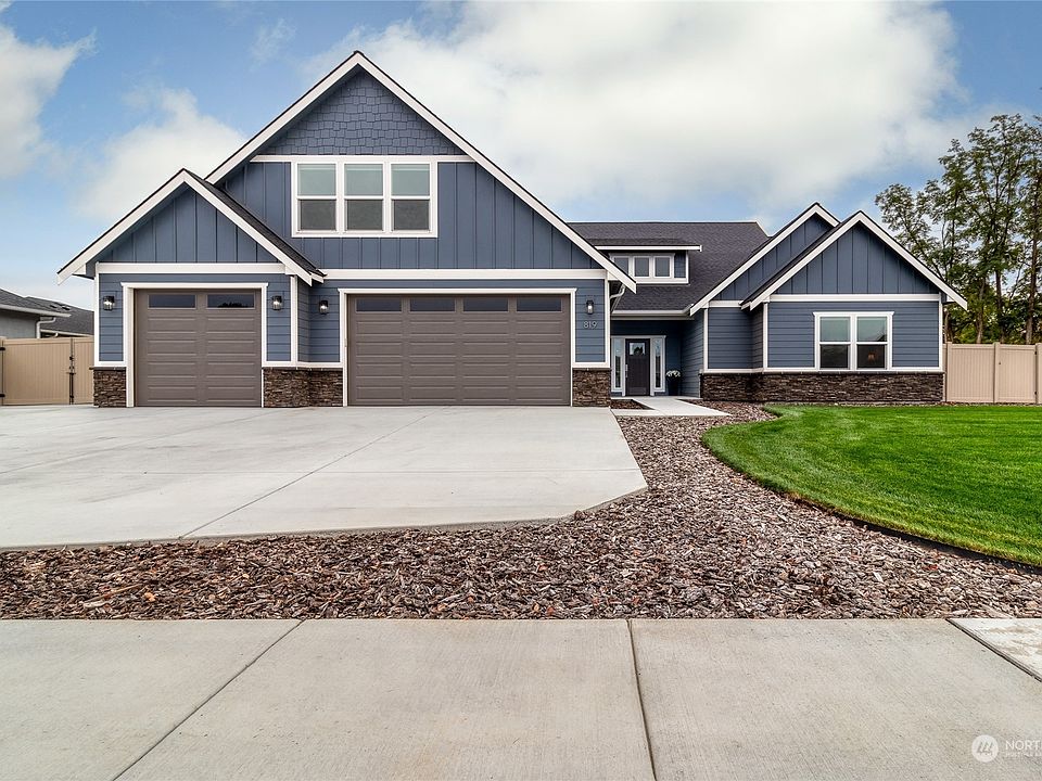 1st image of 819 SE Whispering Creek Court