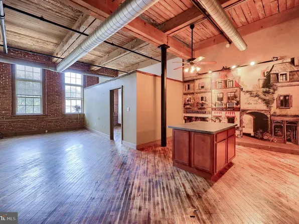 600 N Hartley St APT 204, York, PA 17404